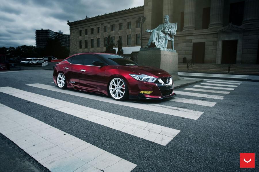  Nissan Maxima on Vossen Wheels (VFS6) 2016 года  (фото 9 из 29)